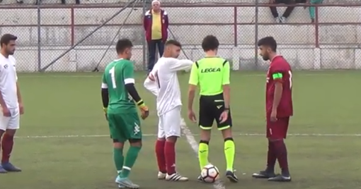 Ventimiglia e Cengio in campo prima del calcio d'inizio