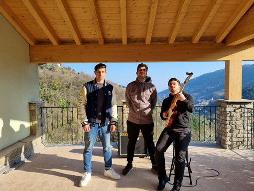 Record in visualizzazioni per 'All'improvviso', brano del giovane cantautore di Ceriana Paolo Martini Record in visualizzazioni per 'All'improvviso', brano del giovane cantautore di Ceriana Paolo Martini