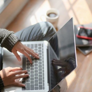 Diversità generazionale e nuove tecnologie digitali: tra sfida ed evoluzione Diversità generazionale e nuove tecnologie digitali: tra sfida ed evoluzione