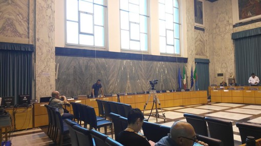 Imperia: per scongiurare la possibile mancanza del numero legale, la maggioranza fa spostare il Consiglio a lunedì 31 luglio