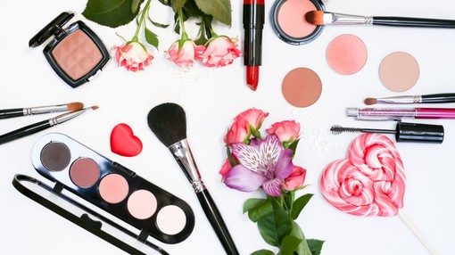 Le marche di cosmetici più vendute dalle farmacie online nel 2022