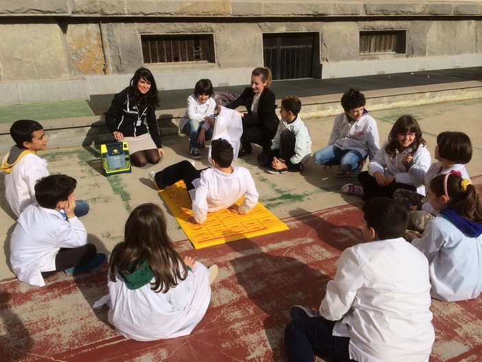 Sanremo: uso del defibrillatore, cento bambini hanno aderito all'iniziativa 'Mantieni il Ritmo del Cuore'