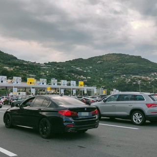 Traffico intenso in autostrada: code e rallentamenti sull'A10 Genova-Ventimiglia (Foto) Traffico intenso in autostrada: code e rallentamenti sull'A10 Genova-Ventimiglia (Foto)