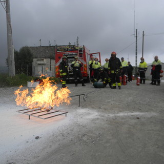 Sanremo: successo per il corso di formazione sui rischi di incendio elevato e gestione delle emergenze Sanremo: successo per il corso di formazione sui rischi di incendio elevato e gestione delle emergenze