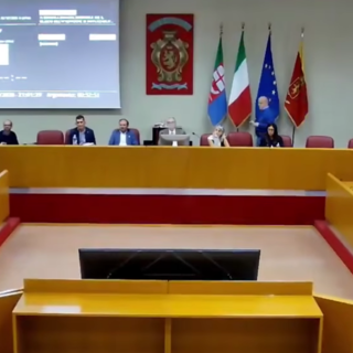 Ventimiglia, rilascio dell'attestazione di inutilizzabilità a veicoli sottoposti a fermo amministrativo: scoppia il dibattito in consiglio comunale