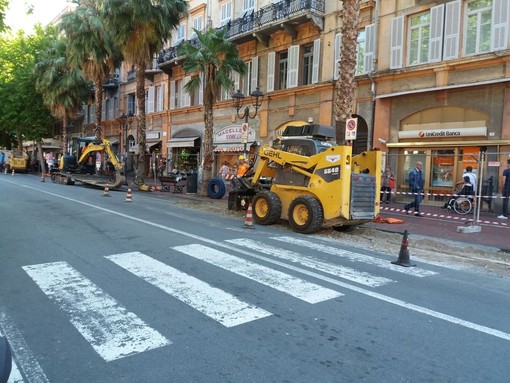 Ventimiglia: cantierato il centro cittadino da questa mattina per l'installazione della fibra ottica