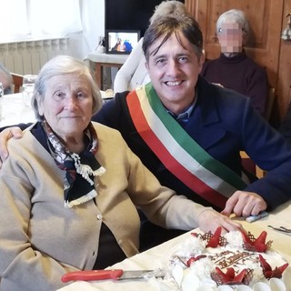 Compie cento anni, Camporosso festeggia la signora Lucia