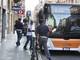 Da Sanremo a Ventimiglia: la lotta alla merce contraffatta ed all'abusivismo commerciale passa dalle fermate degli autobus, maxi controllo interforze