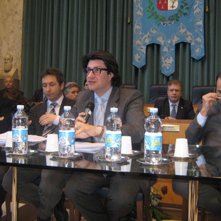 Il tavolo della conferenza stampa Il tavolo della conferenza stampa