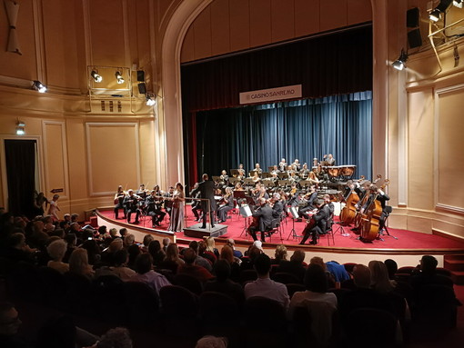 Sinfonica di Sanremo, il nuovo bando dura tre anni ma lo Statuto ne prevederebbe solo due per il direttore artistico Sinfonica di Sanremo, il nuovo bando dura tre anni ma lo Statuto ne prevederebbe solo due per il direttore artistico
