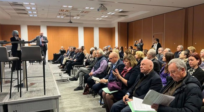 Scambi Italia-Francia: verso nuove collaborazioni, all’aeroporto di Nizza 'Scambi transfrontalieri e opportunità' Scambi Italia-Francia: verso nuove collaborazioni, all’aeroporto di Nizza 'Scambi transfrontalieri e opportunità'