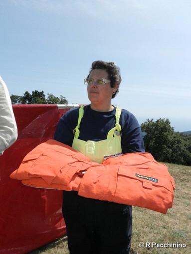 Sanremo: i Lions consegnano cinque tute ai volontari della protezione civile
