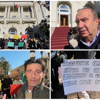La protesta questa mattina davanti al Casinò