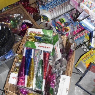 Saluta il 2016 con il botto: da Festidea di Sanremo cotillions, fontane luminose, cappelli, scintille e fuochi d'artificio
