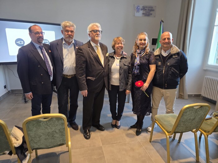 Sanremo: viaggio nella tradizione con la conferenza su "Il simbolo nell'arte cristiana, nelle chiese e nelle cattedrali" (Foto)