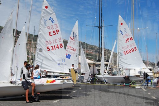 Santo Stefano al Mare: oggi iniziano i mondiali di vela classe 420. Le immagini degli equipaggi Santo Stefano al Mare: oggi iniziano i mondiali di vela classe 420. Le immagini degli equipaggi