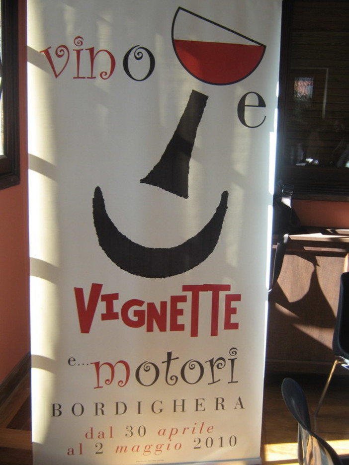 Conclusa 'Vino e Vignette...e motori' a Bordighera Conclusa 'Vino e Vignette...e motori' a Bordighera