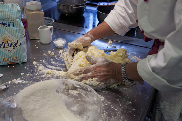 Imperia: venerdì prossimo un corso di cucina 'burger' all'Emporio della Fratelli Carli Imperia: venerdì prossimo un corso di cucina 'burger' all'Emporio della Fratelli Carli