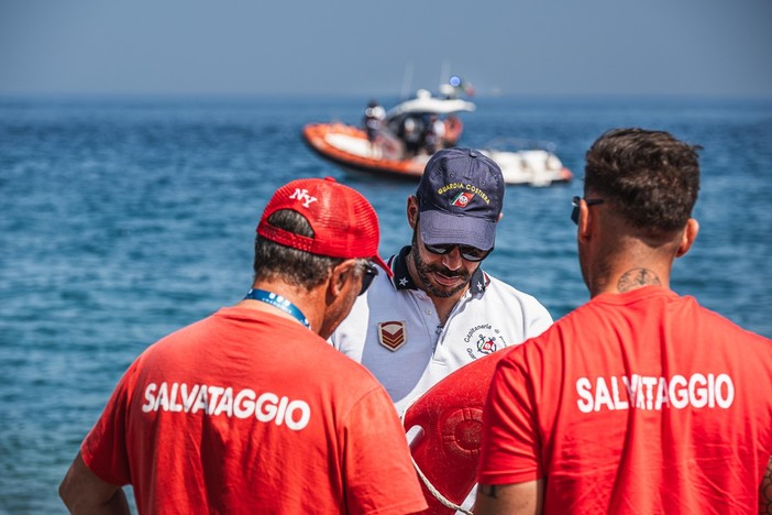 Al via l’Operazione “Mare e Laghi Sicuri 2025”: sicurezza in acqua con 3.000 uomini e 400 mezzi