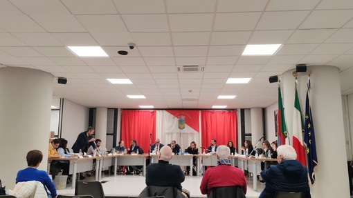 Vallecrosia, Consiglio comunale il 3 giugno: bilancio, urbanistica, imposta di soggiorno e parcheggi all'ordine del giorno Vallecrosia, Consiglio comunale il 3 giugno: bilancio, urbanistica, imposta di soggiorno e parcheggi all'ordine del giorno