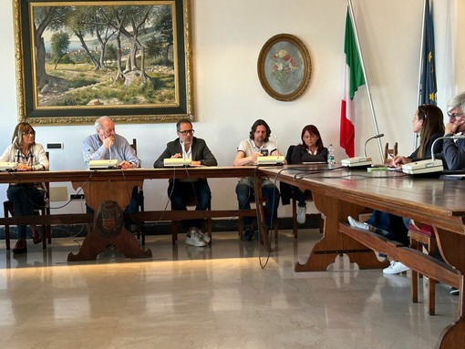 Ospedaletti, Consiglio comunale rinviato: manca la documentazione sugli atti. Slittano bilancio, rendiconto e nido