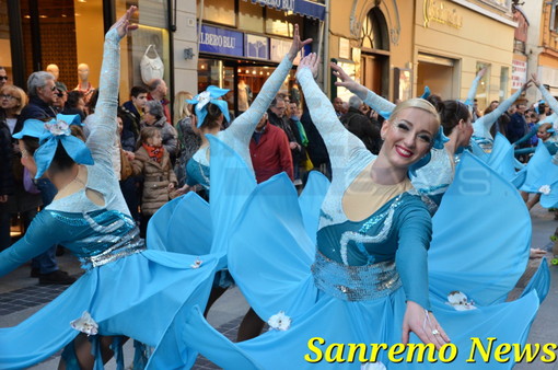 'SanremoInFiore 2015': ecco le 'collaterali del sabato, foto e video da una Sanremo con migliaia di turisti