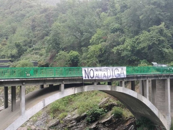 Scajola sulla diga:" Consegnato ieri al governo un documento in sintonia con i comuni della Valle Argentina" Scajola sulla diga:" Consegnato ieri al governo un documento in sintonia con i comuni della Valle Argentina"