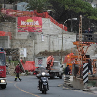 Sanremo: palo si abbatte sui cavi del filobus, disagi e traffico in città