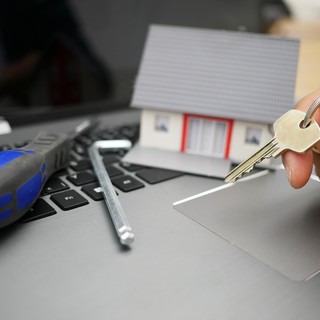 La casa al primo posto: quanto spendono gli italiani per arredarla e mantenerla