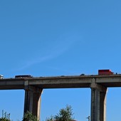 Partito il controesodo del ferragosto: code sulle autostrade della Liguria, verso la Francia 5 km di colonna Partito il controesodo del ferragosto: code sulle autostrade della Liguria, verso la Francia 5 km di colonna