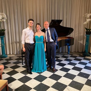 Sanremo, grande successo a Villa Nobel per il duo pianistico Castellano