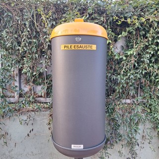 Bordighera, nuovi contenitori per le pile esauste: ecco dove trovarli Bordighera, nuovi contenitori per le pile esauste: ecco dove trovarli
