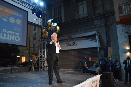 Ventimiglia, elezioni amministrative: Gaetano Scullino chiude la sua campagna elettorale “Insieme riaccenderemo questa città” (Foto e Video)