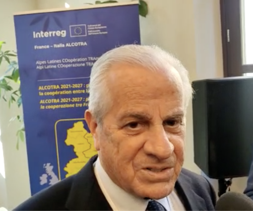 Crisi idrica, vertice in Prefettura a Imperia, Scajola: “Quattro ore di stop ai rubinetti per cercare di contenere l'emergenza” (video) Crisi idrica, vertice in Prefettura a Imperia, Scajola: “Quattro ore di stop ai rubinetti per cercare di contenere l'emergenza” (video)