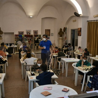 Imperia, successo per il campionato giovanile di scacchi: 9 ragazzi della nostra provincia conquistano il primo posto (foto)