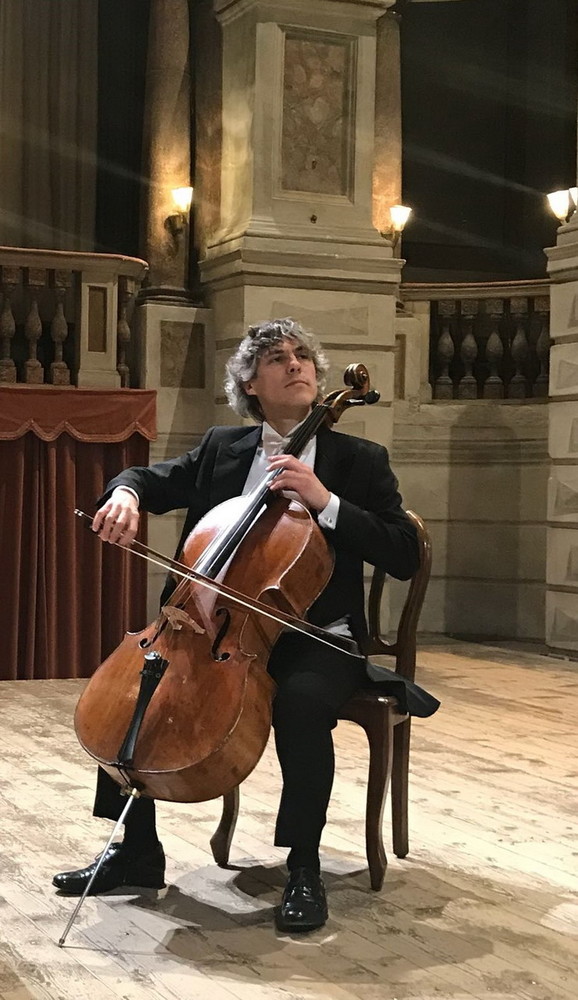 Il violoncellista Claude Hauria protagonista dell'appuntamento di oggi alla Chiesa Luterana in Corso Garibaldi
