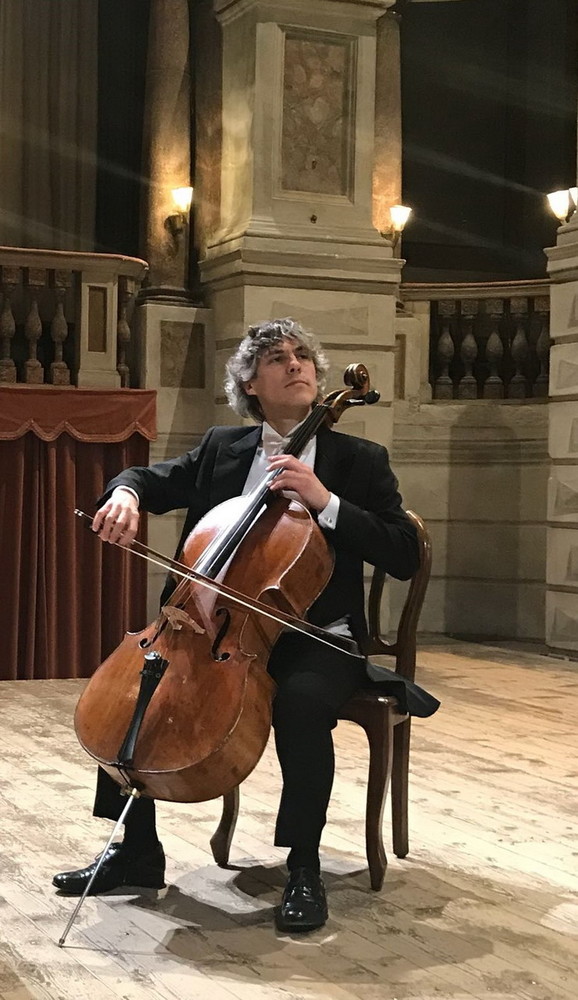 Il violoncellista Claude Hauria protagonista dell'appuntamento di oggi alla Chiesa Luterana in Corso Garibaldi