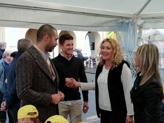 da sinistra Gianluca Boeri Presidente di Coldiretti Imperia e Coldiretti Liguria, Gioele Calvi, Delegato G.I. Imperia, Alessandra Pesce Sottosegretario delle Politiche agricole alimentari e forestali, Cristina Adelmi Responsabile D.I. Liguria