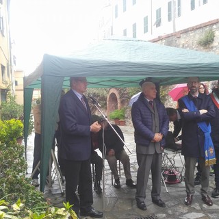 Con la deposizione di una corona d'alloro, Imperia ricorda i cent'anni dalla nascita di Felice Cascione (Foto e video)