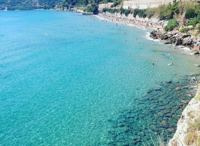 Ventimiglia, dal porto alle Calandre: nuovo sentiero per raggiungere la spiaggia (Foto) Ventimiglia, dal porto alle Calandre: nuovo sentiero per raggiungere la spiaggia (Foto)