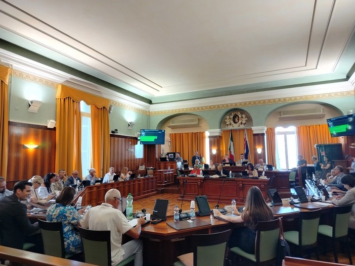 Nuovo corso per i cimiteri di Sanremo: il Comune affida il servizio ad Amaie Nuovo corso per i cimiteri di Sanremo: il Comune affida il servizio ad Amaie