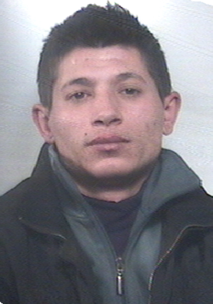 Ventimiglia: carabinieri arrestano romeno per tentato furto ad un negozio di cellulari