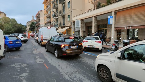 Imperia: traffico e code questa mattina sull'Argine Sinistro, l'Amministrazione "Lavori che stanno terminando"