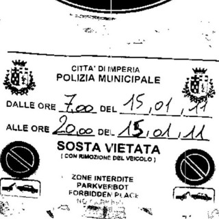 Imperia: cartelli di divieto in via Don Minzoni, lettore "Ennesima presa per i fondelli!"