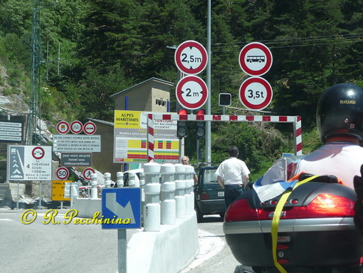 Frana blocca la SS 20 del colle di Tenda: stanotte chiusura della strada in entrambi i sensi