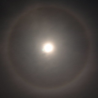 Sanremo: cerchio luminoso intorno alla luna, la spiegazione di Tiziano