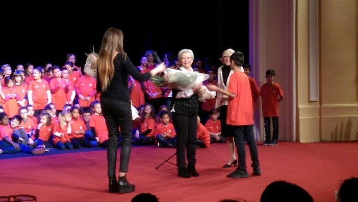 Sanremo: concerto di natale per ia corale della scuola Rodari, quest'anno con un dono speciale dal compositore Francesco Pivetta Sanremo: concerto di natale per ia corale della scuola Rodari, quest'anno con un dono speciale dal compositore Francesco Pivetta