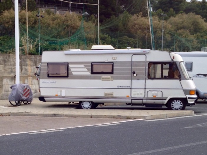 Imperia: camperisti e residenti, differenze di trattamento da parte del Comune. La critica di un lettore Imperia: camperisti e residenti, differenze di trattamento da parte del Comune. La critica di un lettore