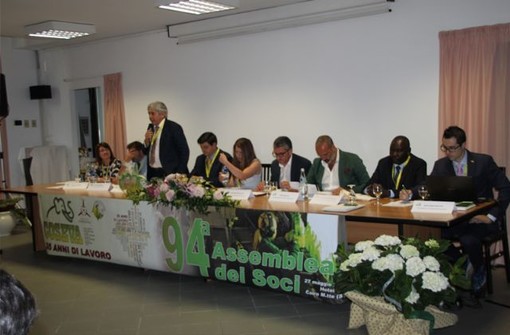 Il Presidente Giovanni Novello introduce i lavori dell'ultima assemblea dei soci