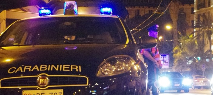 Nei controlli dei Carabinieri durante il fine settimana, 2 denunce e sequestrata della droga Nei controlli dei Carabinieri durante il fine settimana, 2 denunce e sequestrata della droga